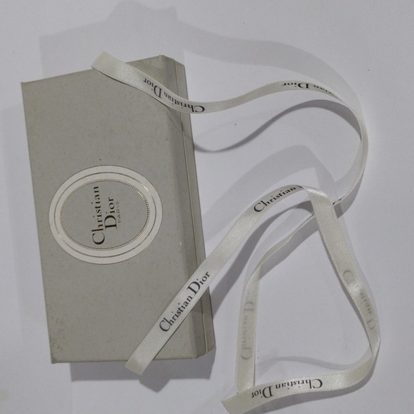 Christian Dior Gift Box With Ribbon ( Empty Box) Women Accessory, Good Condition - Picture 5 of 10